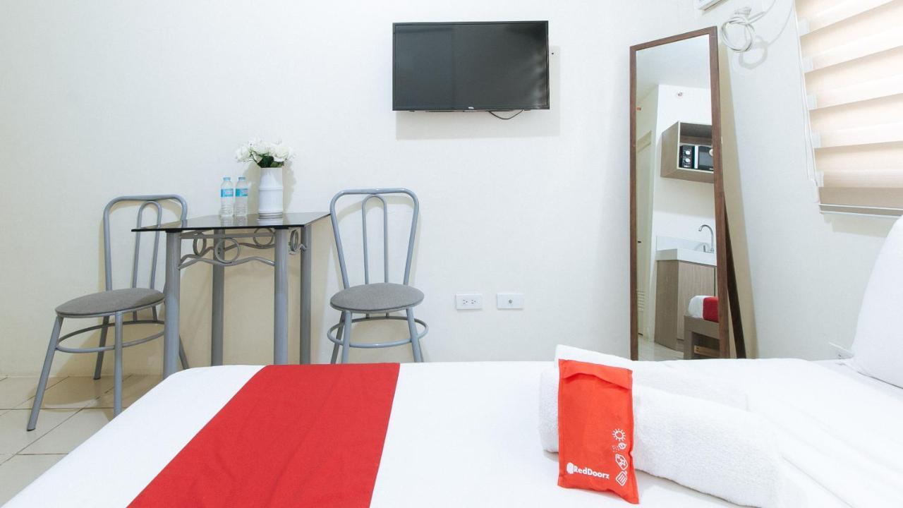 RedDoorz Plus @ Urban Deca Tower Edsa 2 Mandaluyong Zewnętrze zdjęcie