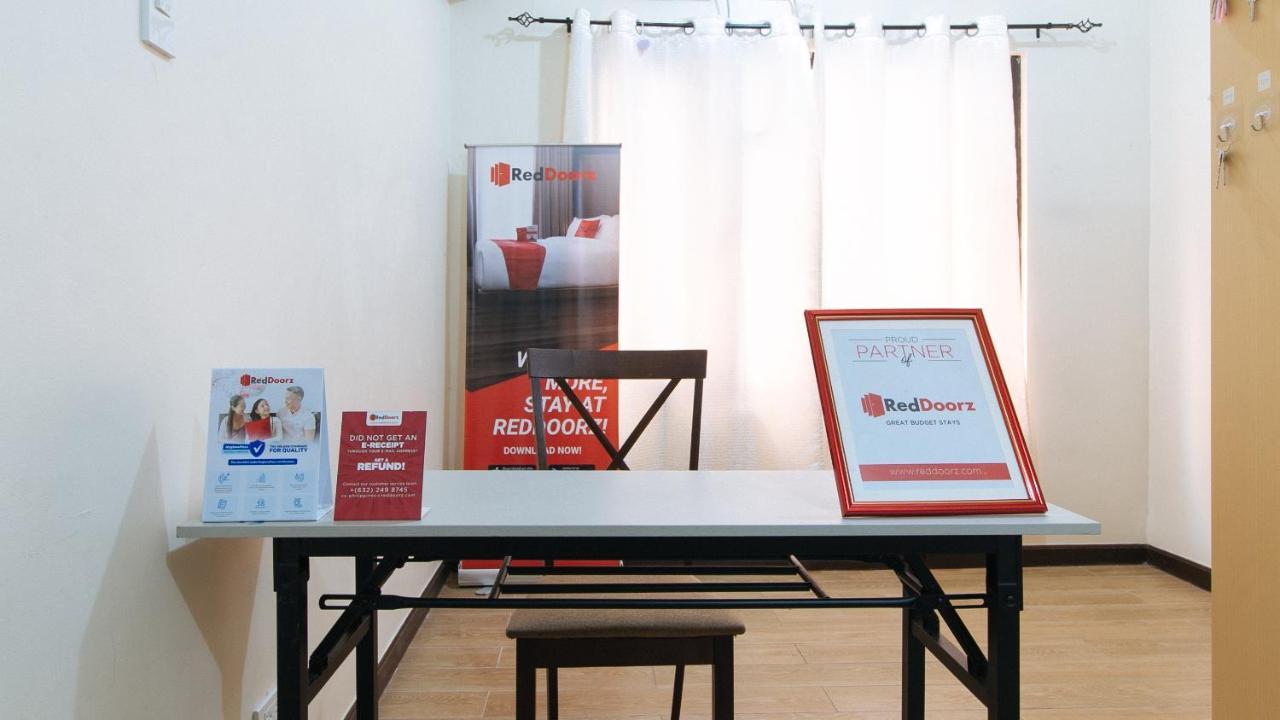 RedDoorz Plus @ Urban Deca Tower Edsa 2 Mandaluyong Zewnętrze zdjęcie