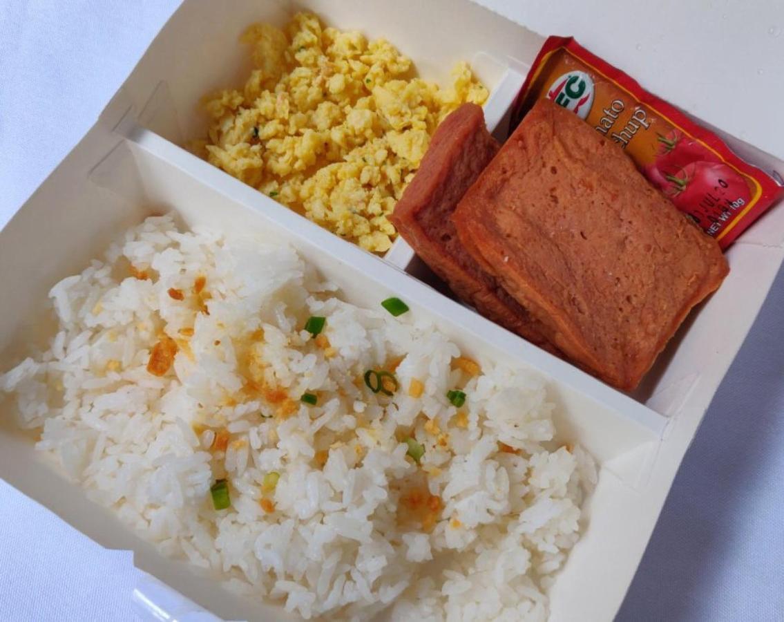 RedDoorz Plus @ Urban Deca Tower Edsa 2 Mandaluyong Zewnętrze zdjęcie